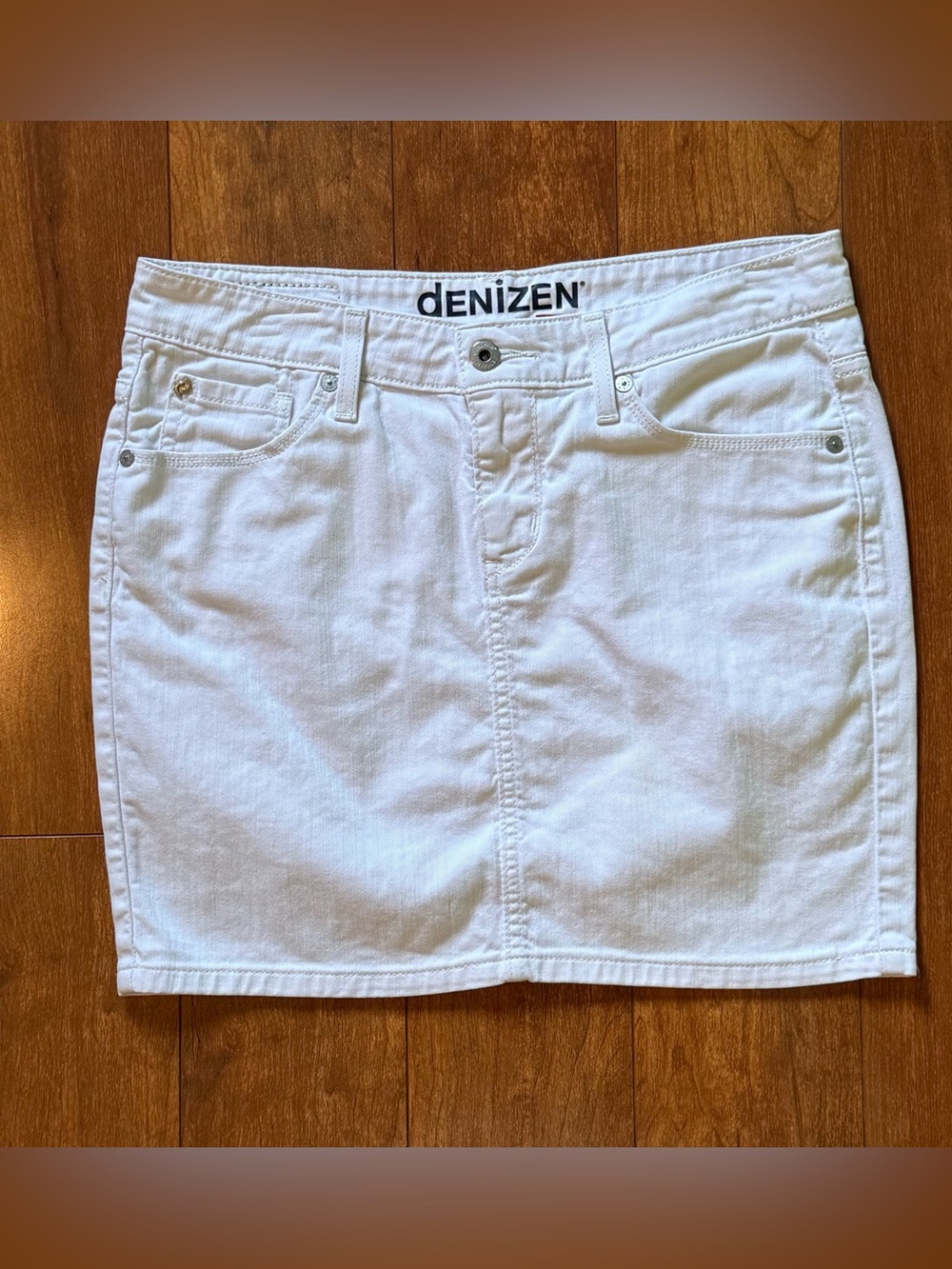 Denizen from Levi's White Denim Mini Skirt - Size 4